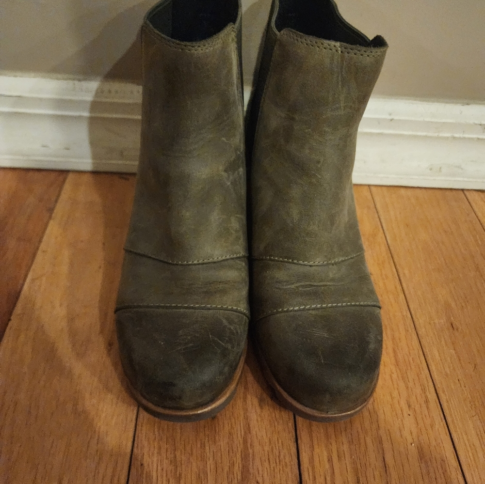 Sorel Joan of Arc Green Wedge Booties